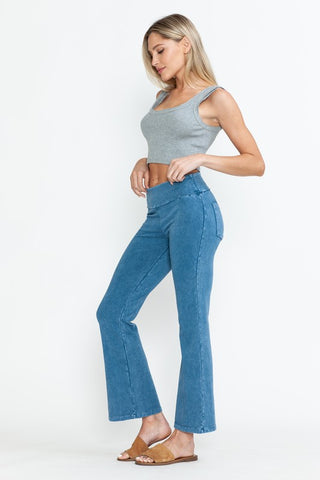 Chatoyant Mineral Wash Capris With Pockets Lt. Denim