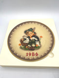 Vintage Goebel Hummel annual collector plate, 1986 - Playmates, Hum279