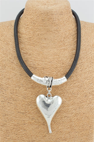 Magnetic Closure Heart Leather Necklace