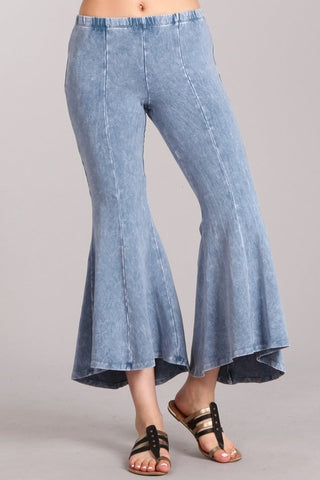 Chatoyant Mineral Wash Cropped Flare Lt. Denim